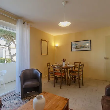 Apartment Moulin Des Gardes By Interhome Royan
